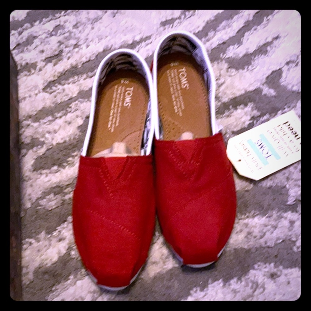 Toms